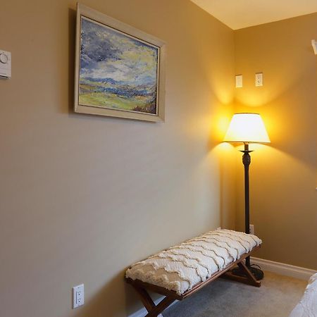 Lovely J Home -Stunning River View Cozy Two Bedroom Private Suite نيو وستمنستر المظهر الخارجي الصورة